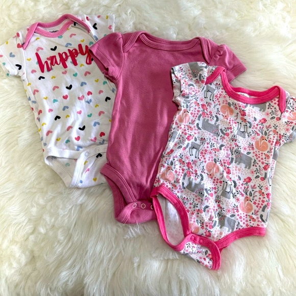 Baby Girl 3-6 Months Set of 3 Bodysuits  
Size 3-6 months​ - Picture 2 of 8